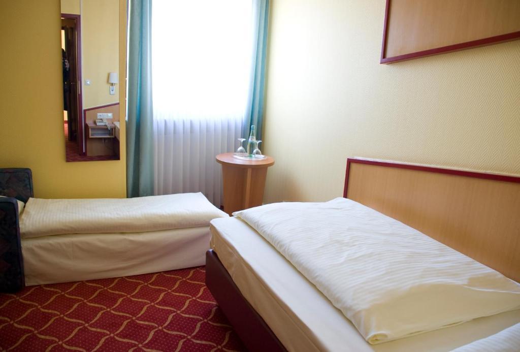 Montana Hotel Oberasbach Cameră foto